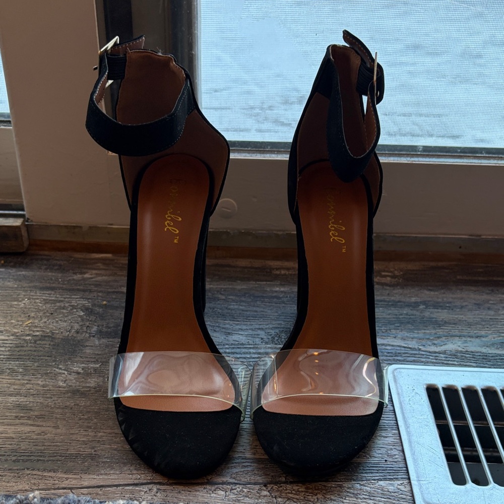 Bonnibel Black Clear Band Heels